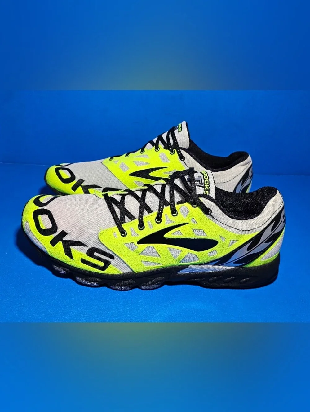 BROOKS T7 Racer  Men's White/Neón Yellow/Black Running Trail Shoes Size 13 US